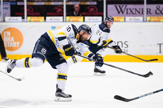 s Martin Thörnberg med ett skott