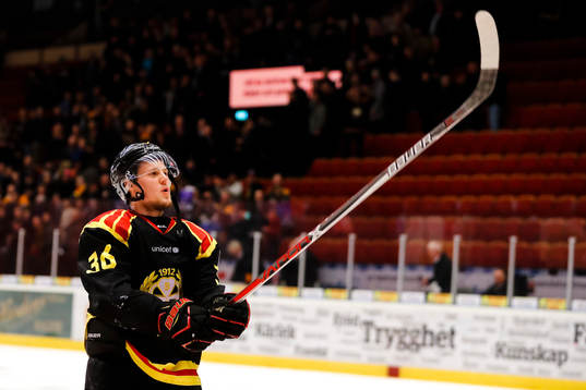 Brynäs Linus Ölund jublar