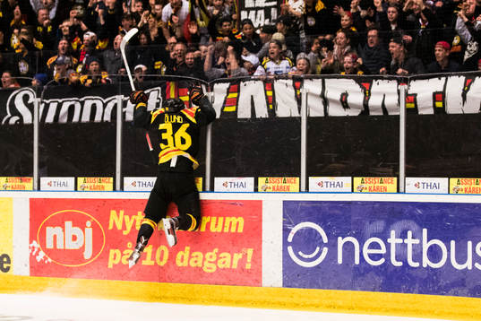 Brynäs Linus Ölund jublar