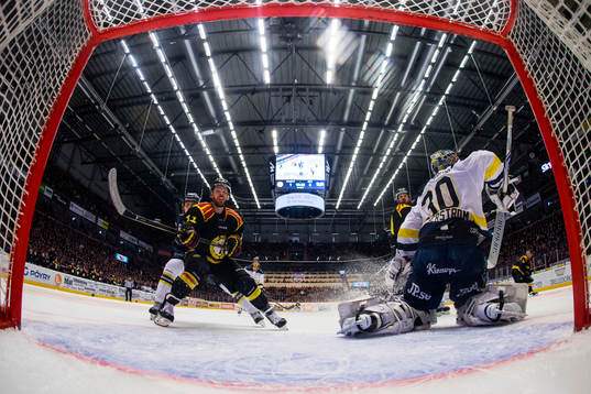 s målvakt Linus Söderström
