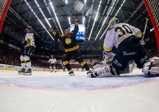 Brynäs Jacob Blomqvist jublar