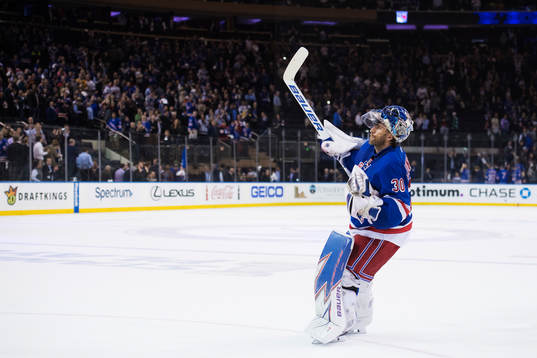 Rangers målvakt Henrik Lundqvist jublar
