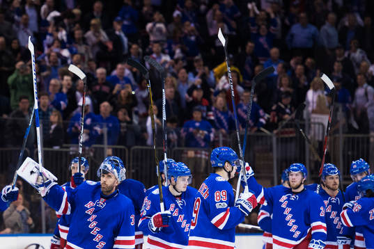 Rangers målvakt Henrik Lundqvist jublar