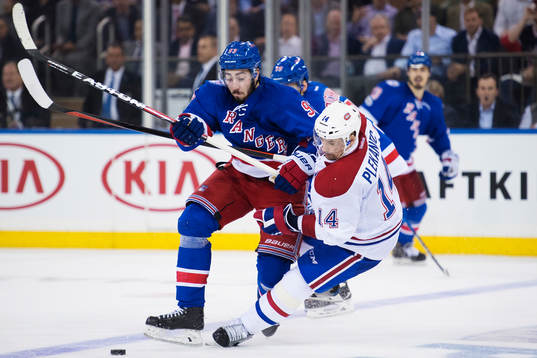 Rangers Mika Zibanejad tacklar Canadiens Tomas Plekanec