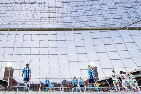 Rosengårds spelare jublar