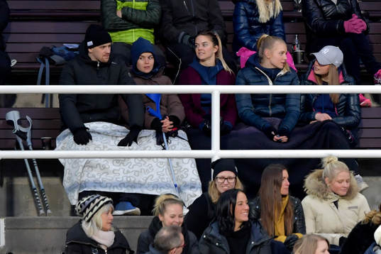 Djurgårdens korsbandsskadade Daniel Brodin och Emilia