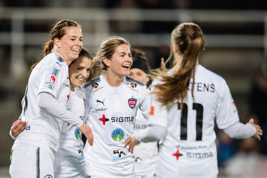 Rosengårds Iva Landeka (m) gör 1-3 och jublar med Lotta