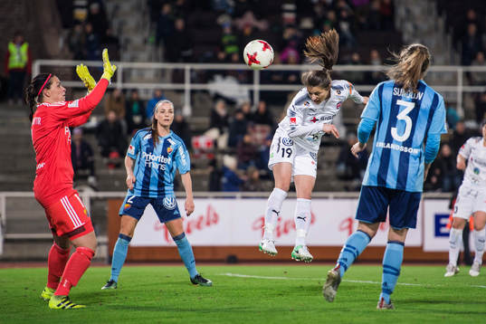 Rosengårds Iva Landeka nickar in 1-3 bakom Djurgårdens