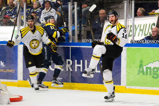 Brynäs Daniel Paille jublar