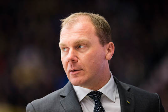 s tränare Johan Lindbom