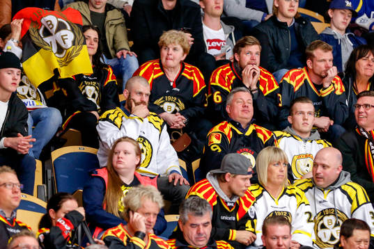 Brynäs skadade Jörgen Sundqvist i publiken