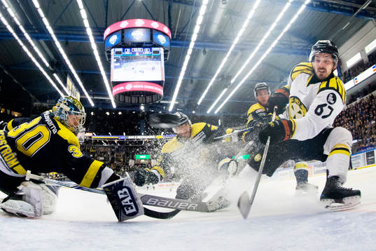 s målvakt Linus Söderström