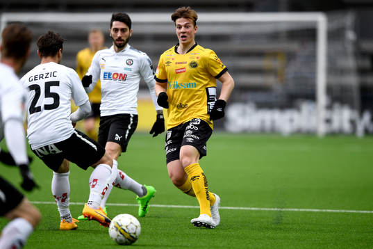 Elfsborgs Simon Olsson och Örebros Filip Rogicunder