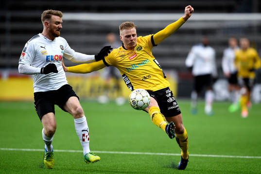 Örebros Michael Almebäck och Elfsborgs Per Frick