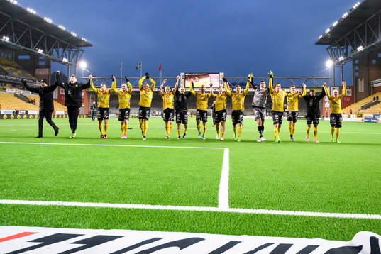 Elfsborgs spelare tackar publiken