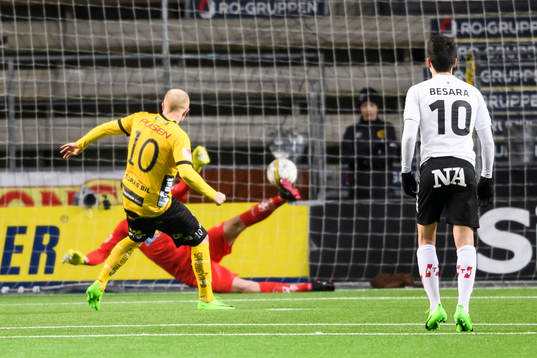 Elfsborgs Simon Lundevall gör 3-0 på straff