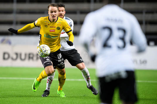 Elfsborgs Viktor Prodell och Örebros Brendan Hines-Ike