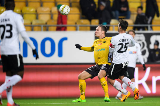 Elfsborgs Viktor Prodell och Örebros Nordin Gerzic (rygg