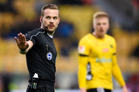 Domare Kristoffer Karlsson