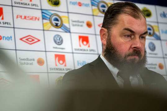 Örebros tränare Alexander Axén på presskonferensen