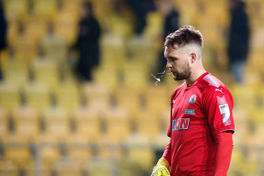 Örebros målvakt Oscar Jansson deppar