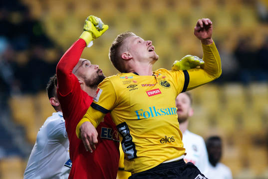 Örebros målvakt Oscar Jansson och Elfsborgs Per Frick