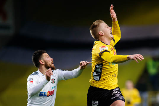 Örebros Brendan Hines-Ike och Elfsborgs Per Frick