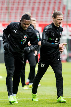 Oke Akpoveta och Jesper Lange