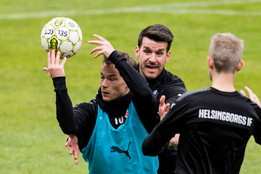 Anton Wede och målvakt Matt Pyzdrowski