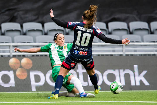 Hammarbys Anna Oskarsson och Linköpings Emma Lennartsson