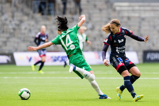 Hammarbys Anna Oskarsson och Linköpings Emma Lennartsson