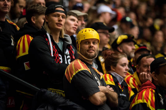 Brynäs supportar före final 4 i SM-slutspelet i ishockey