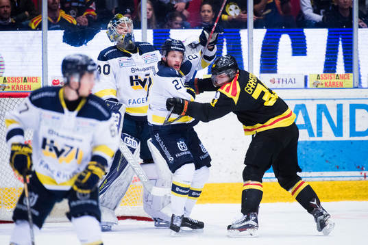 s målvakt Linus Söderström och Lawrence Pilut