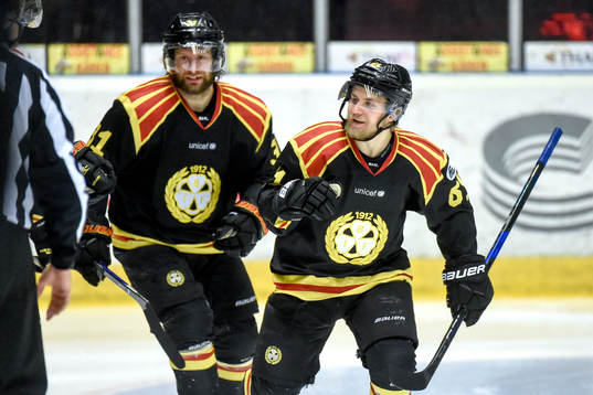 Brynäs Juuso Ikonen jublar