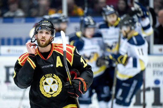 s Lawrence Pilut (ej i bild)