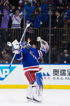 Rangers målvakt Henrik Lundqvist jublar