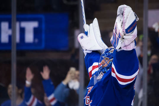 Rangers målvakt Henrik Lundqvist jublar
