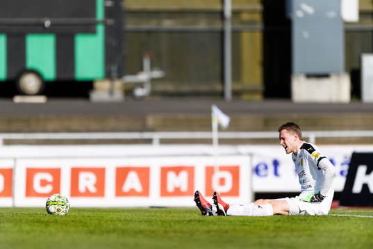 Frejs målvakt Ruben Åhman har ont