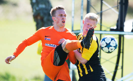 IFK Hässleholms Joel Andeesson i matchen i division 2