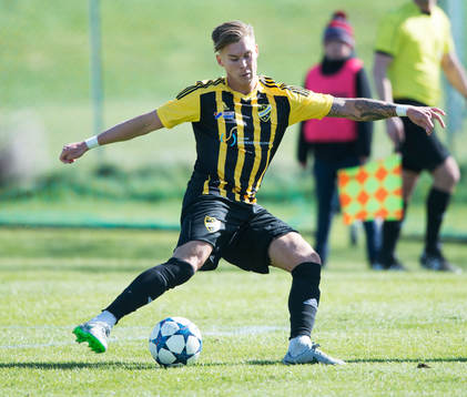 IFK Hässleholms Philip Wikström i matchen i division 2