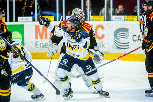 s Mattias Tedenby jublar