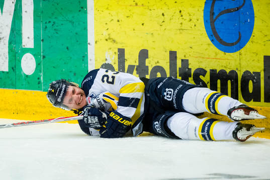 s Lias Andersson har ont
