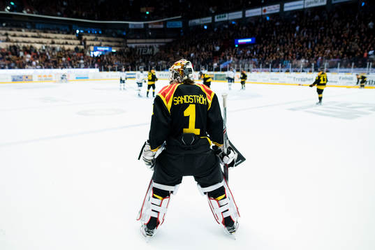 Brynäs målvakt Felix Sandström