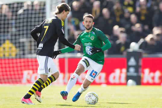s Kristoffer Olsson mot Jönköpings Robert Gojani