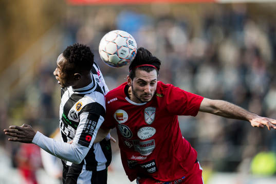 Landskronas Edafe Egbedi i nickduell mot Assyriska Mattias