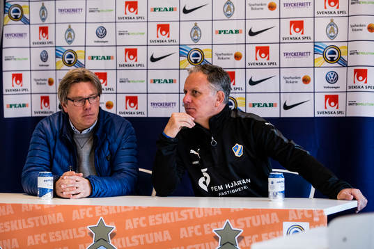 AFC Eskilstunas tränare Pelle Olsson och Halmstads