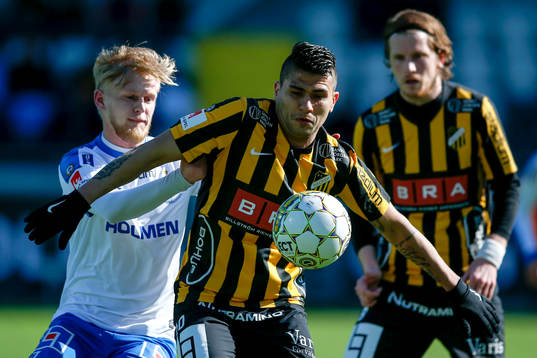Häckens Paulinho och Norrköpings Karl Holmberg