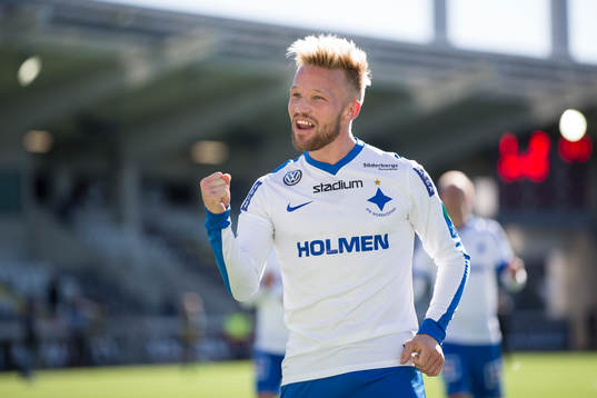 Norrköpings Nicklas Bärkroth jublar