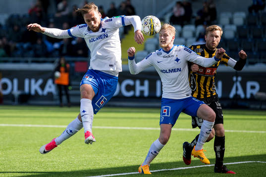 Norrköpings Linus Wahlqvist och Karl Holmberg mot Häckens