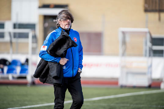 LB07s tränare Sven Sjunnesson deppar